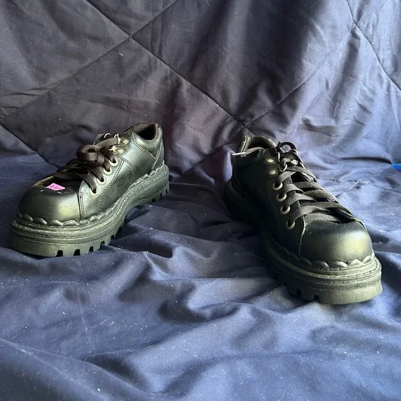 LEI Black Chunky Platform Shoes - Picture 2 of 3